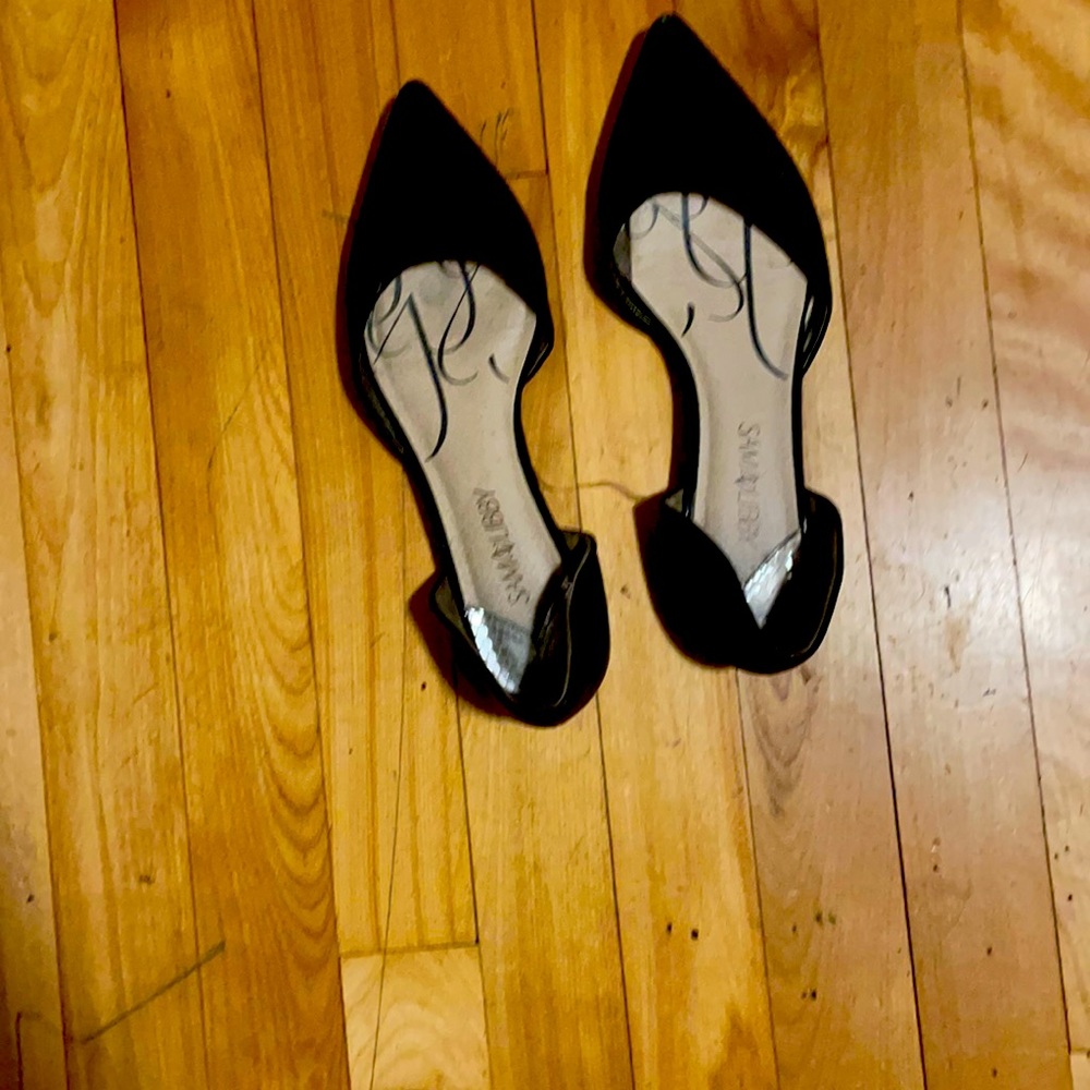 Flat pointy shoes